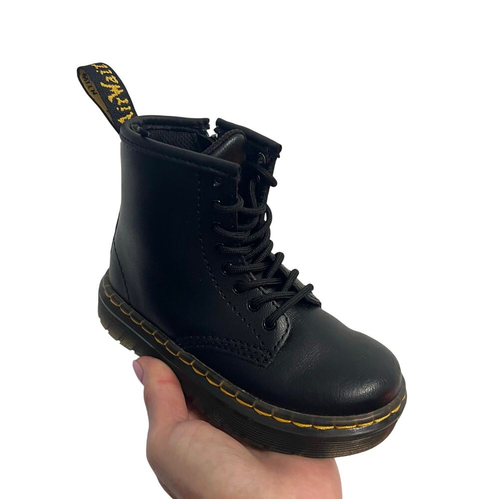 Dr. Martens Zavala Leather Combat Boot Kids Size 10 Lace Up Slip Resistant Black